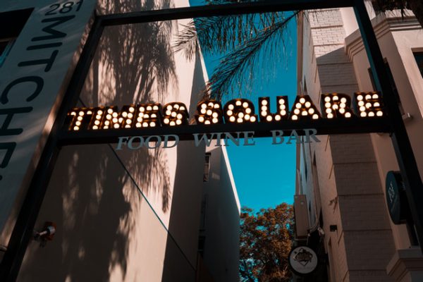 Times Square, Florida Road